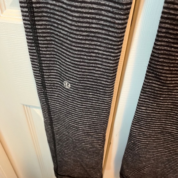 Lululemon size 4 leggings - Picture 10 of 11